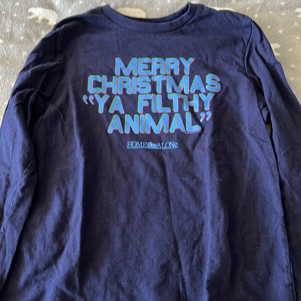 used boys Home Alone shirt